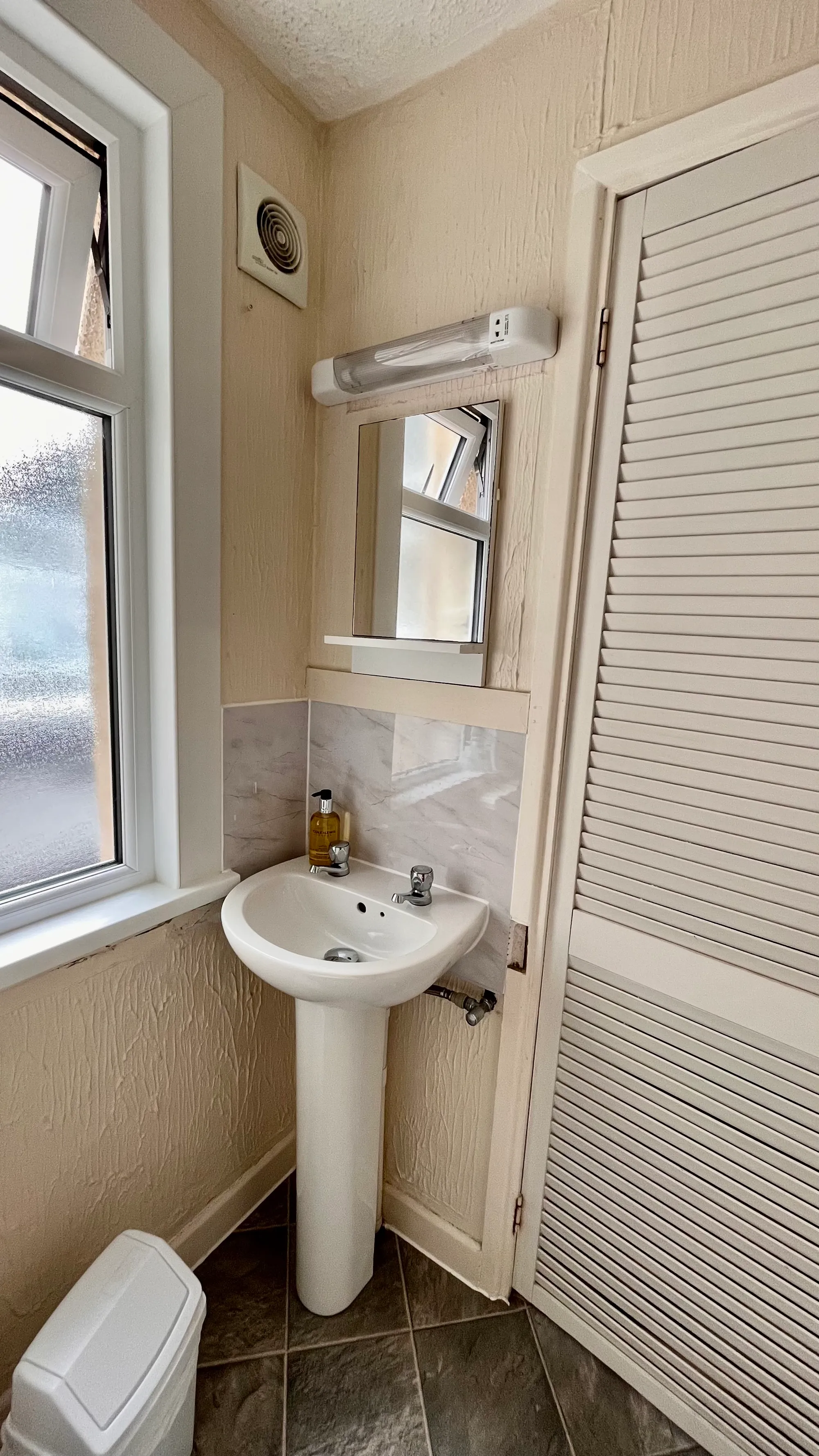 Large Single Room at Tusker Lodge Torquay