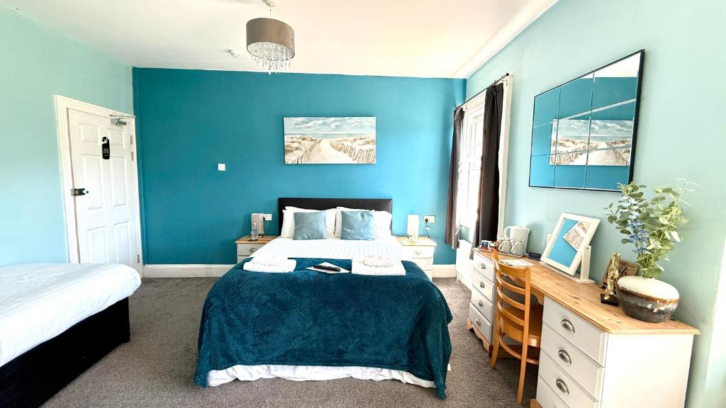 Triple room with 2 beds