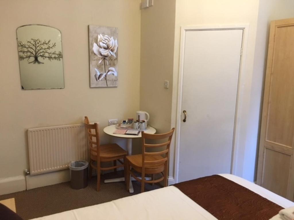 Queen Room at Tusker Lodge Torquay