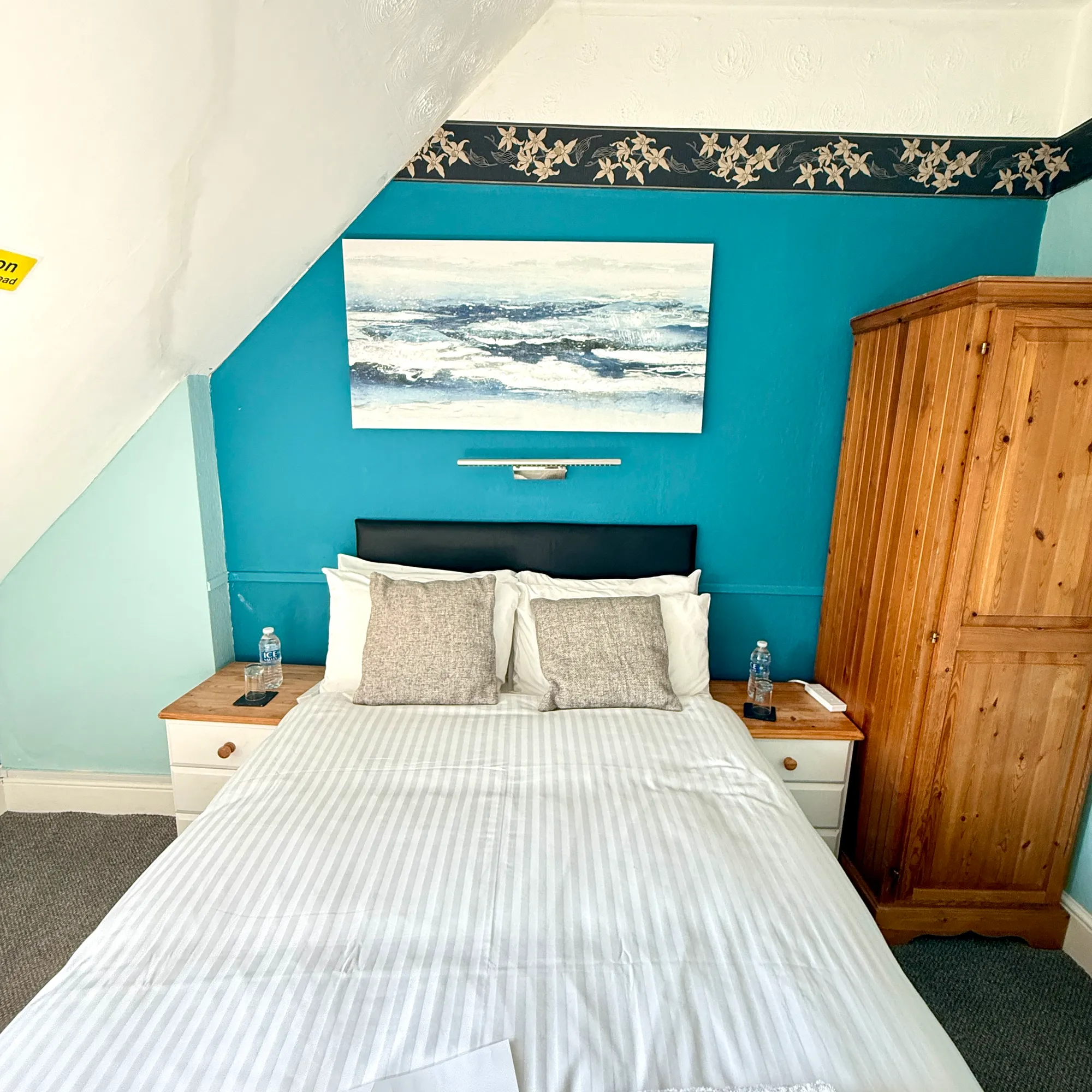 King Room with Garden View - 5-Foot Zip & Link King-Size Bed at Tusker Lodge Torquay