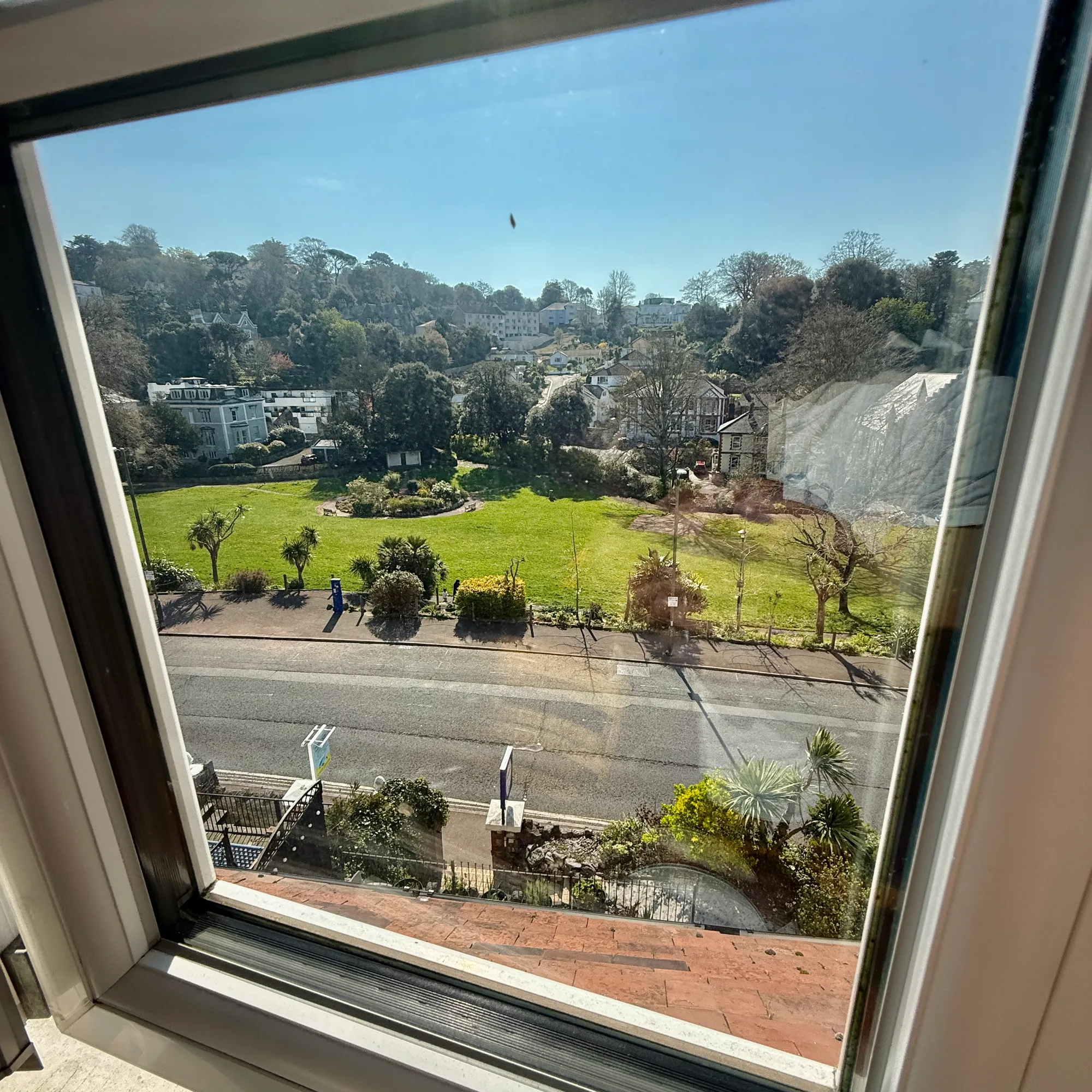 King Room with Garden View - 5-Foot Zip & Link King-Size Bed at Tusker Lodge Torquay